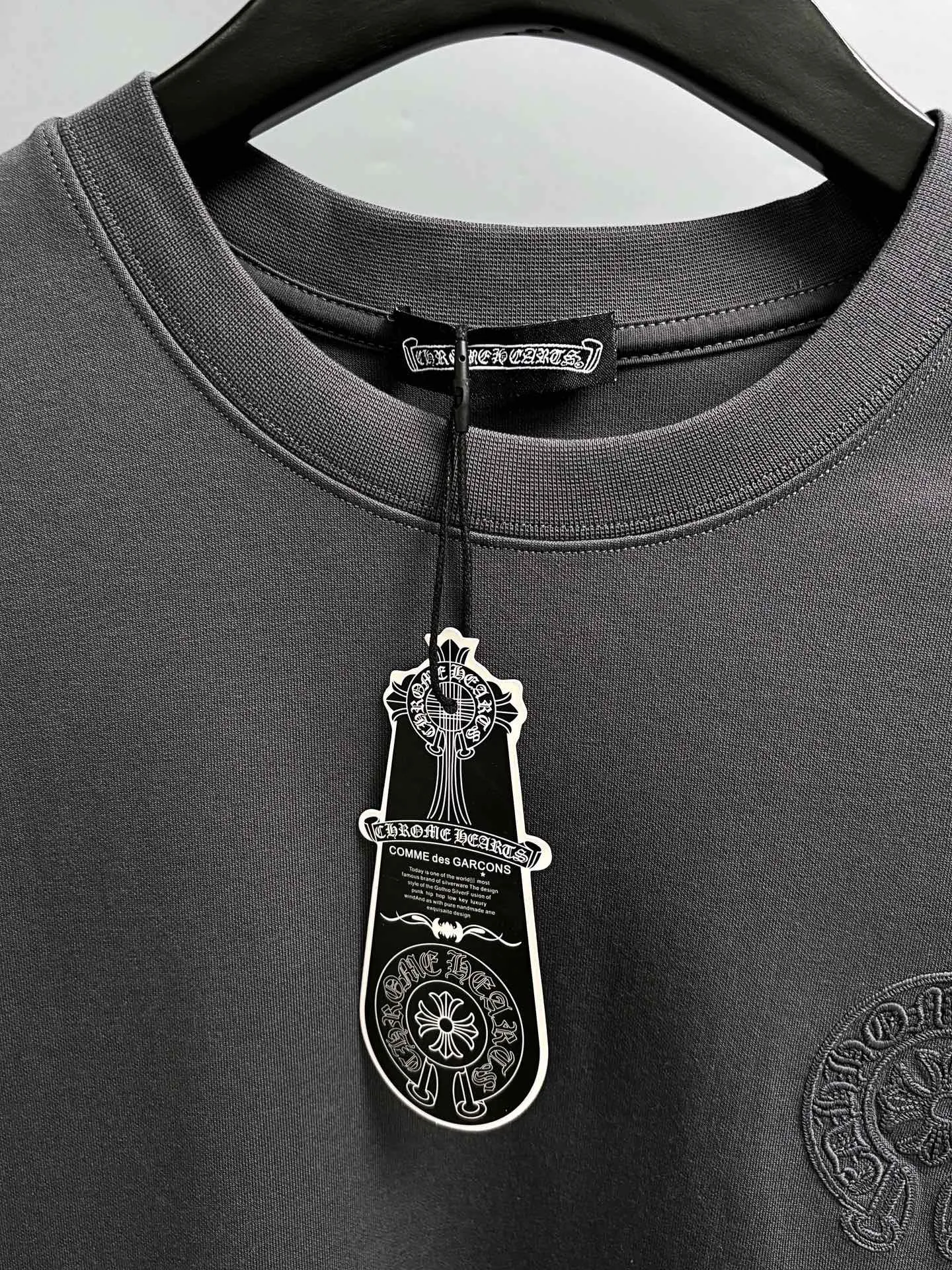 P190 Chrome Hearts* 2꯭0꯭2꯭5 new autumn and winter style ❤️ Original ⌚️ high version Chrome Hearts The fabric is made of 320 grams of high-density modal long-staple cotton. It does not deform or shrink. Process introduction: double thread movement. Chest. The back panel uses overlapping embroidery🪡 process➕the back panel towel rope embroidery process. Color: Gray SIZE: M-3XL